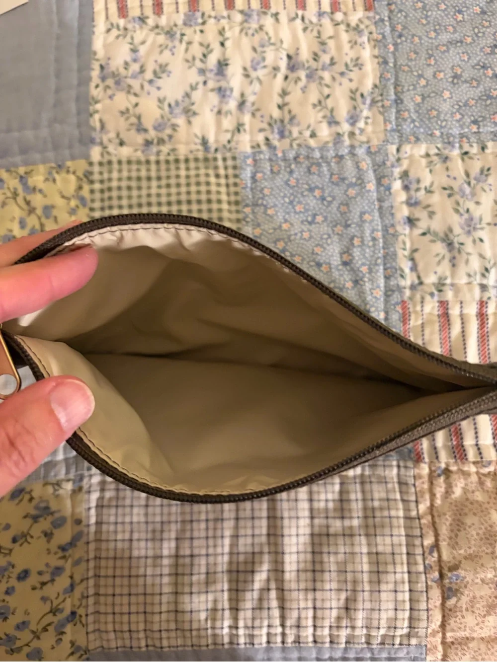 Canvelle Flat Pouch, Size Medium